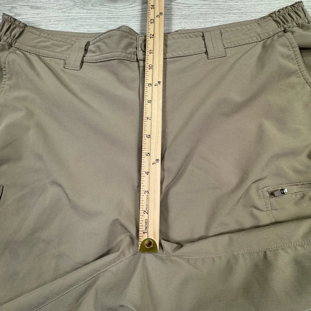 Fintech Men's Performance Fishing Shorts Brown XXL Stretch Cargo Pockets Coastal